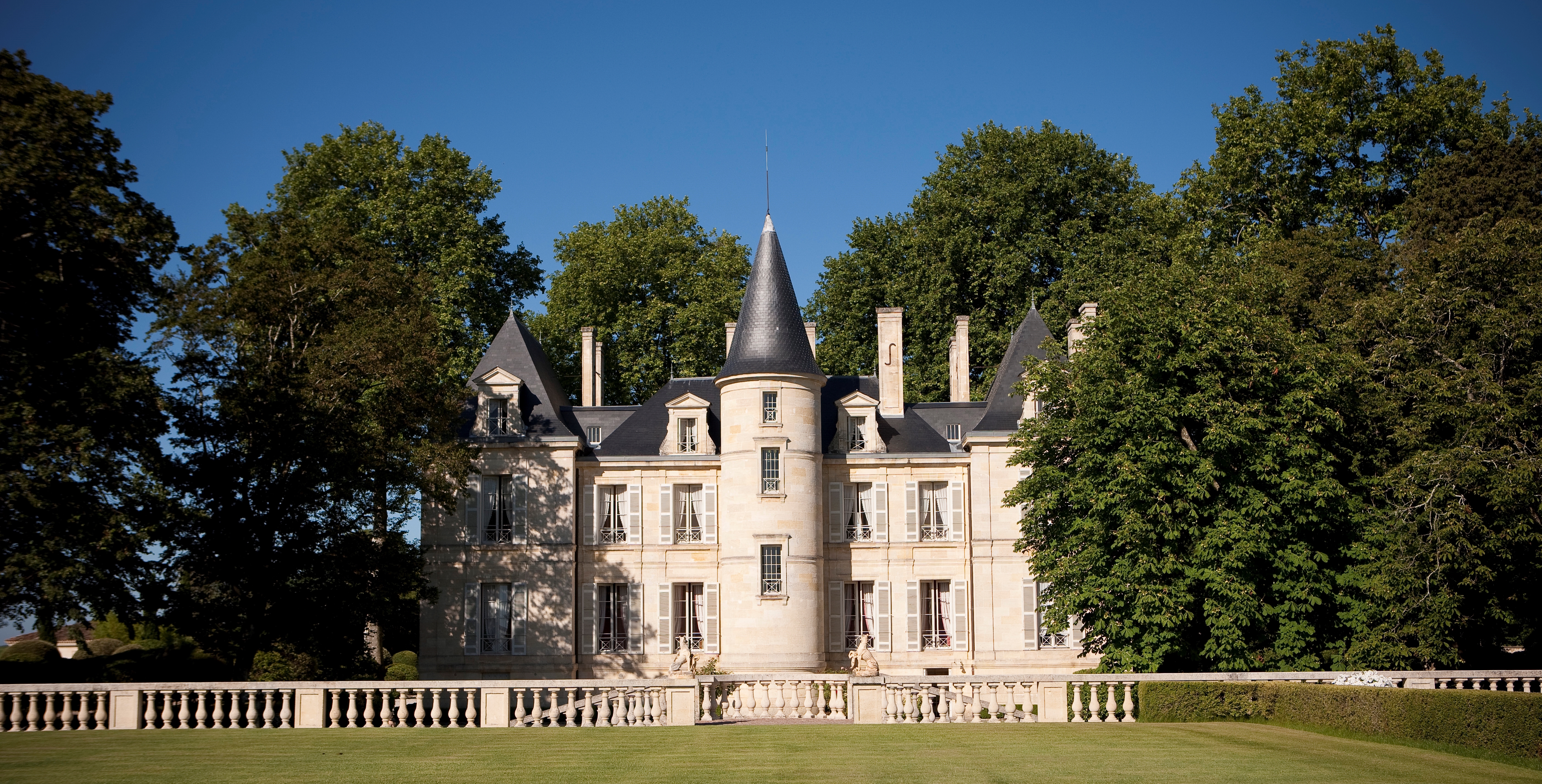 wine-estate-chateau-pichon-longueville-comtesse-de-lalande-great-wine-from-pauillac