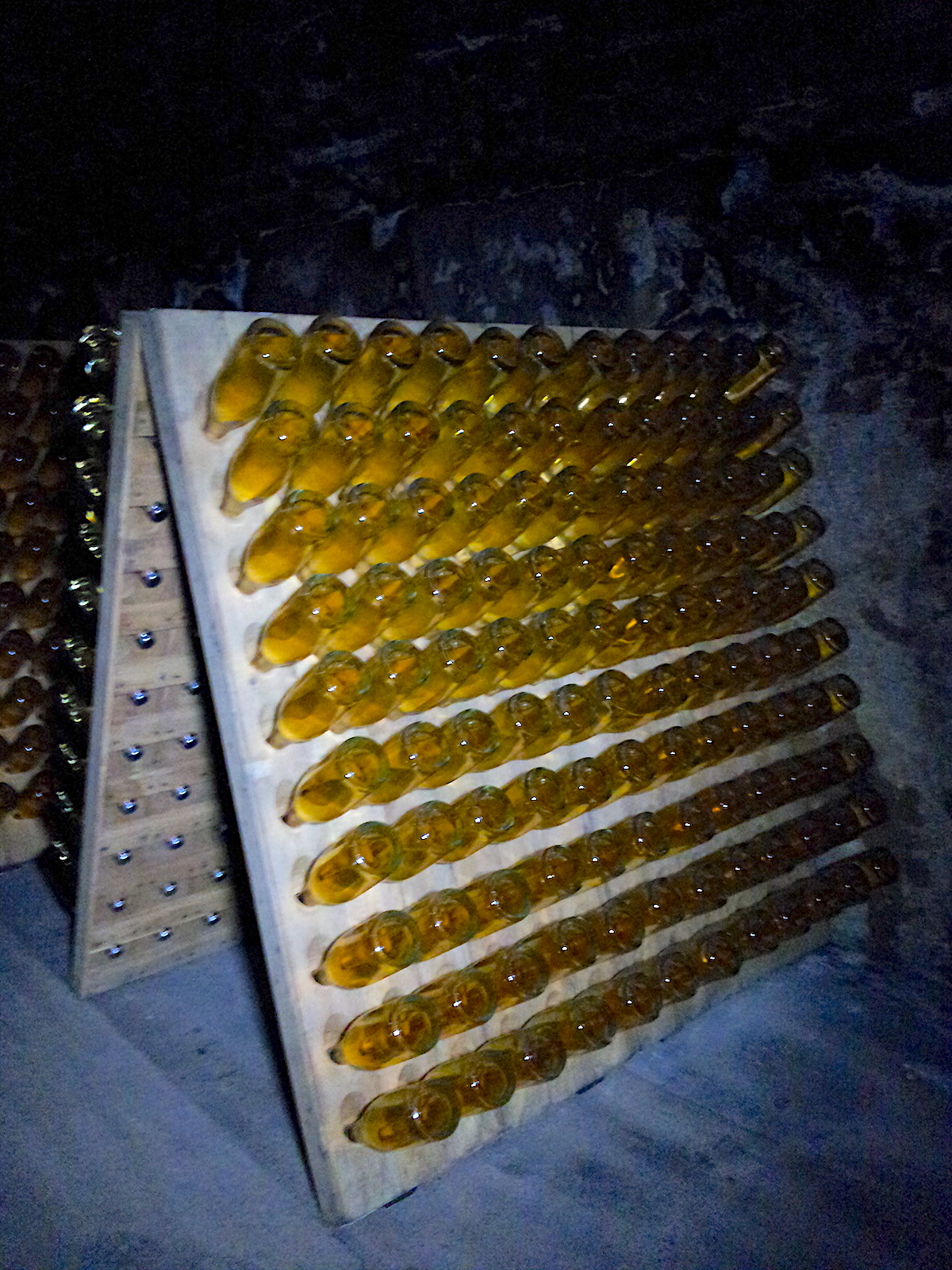 Pupitre pour prise de mousse et remuage Louis Roederer louis-roederer-pupitres-prise-de-mousse-remuage